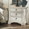 Heirloom Low Post Bed (White)